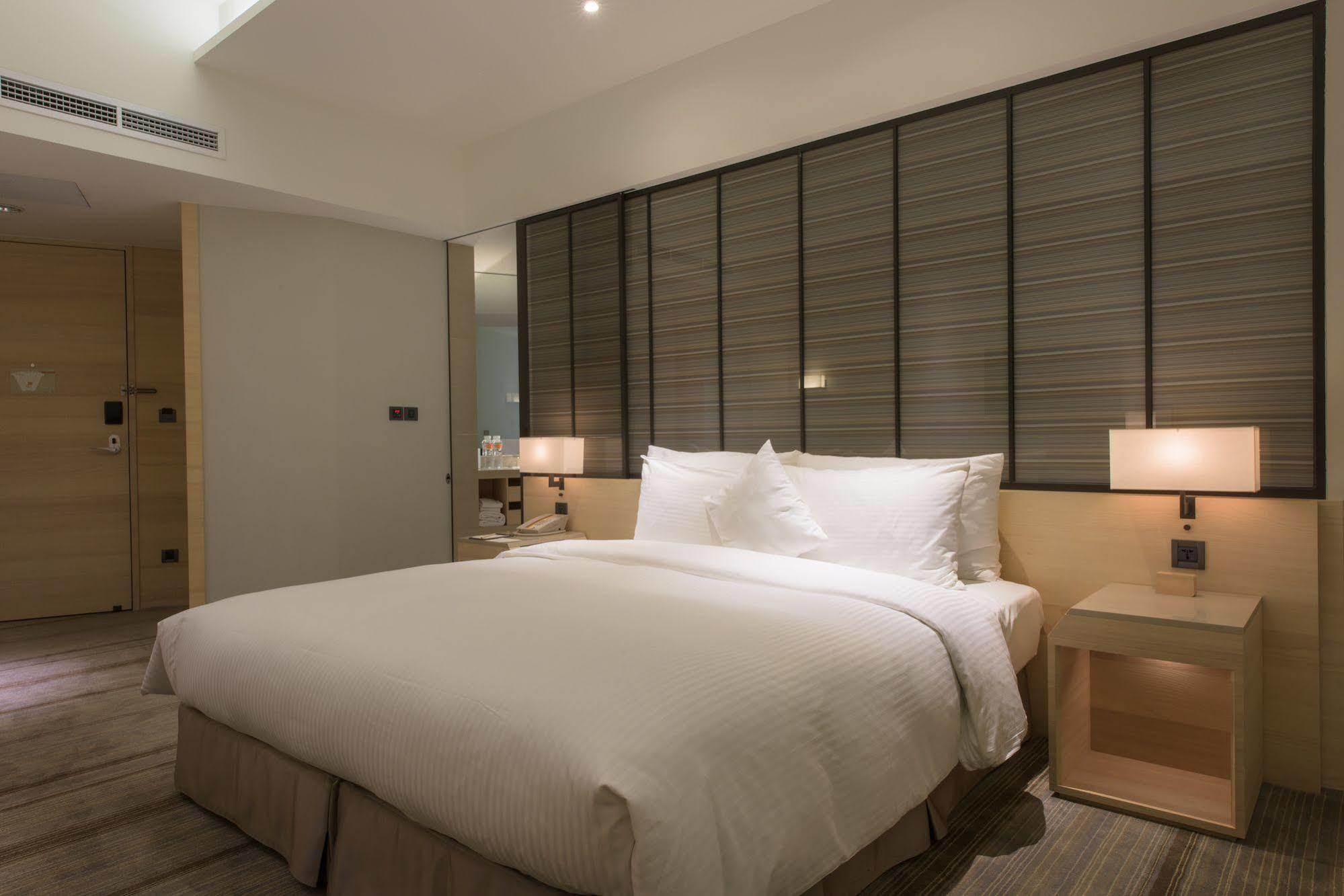 Hotel Cozzi Zhongshan Kaohsiung Dış mekan fotoğraf